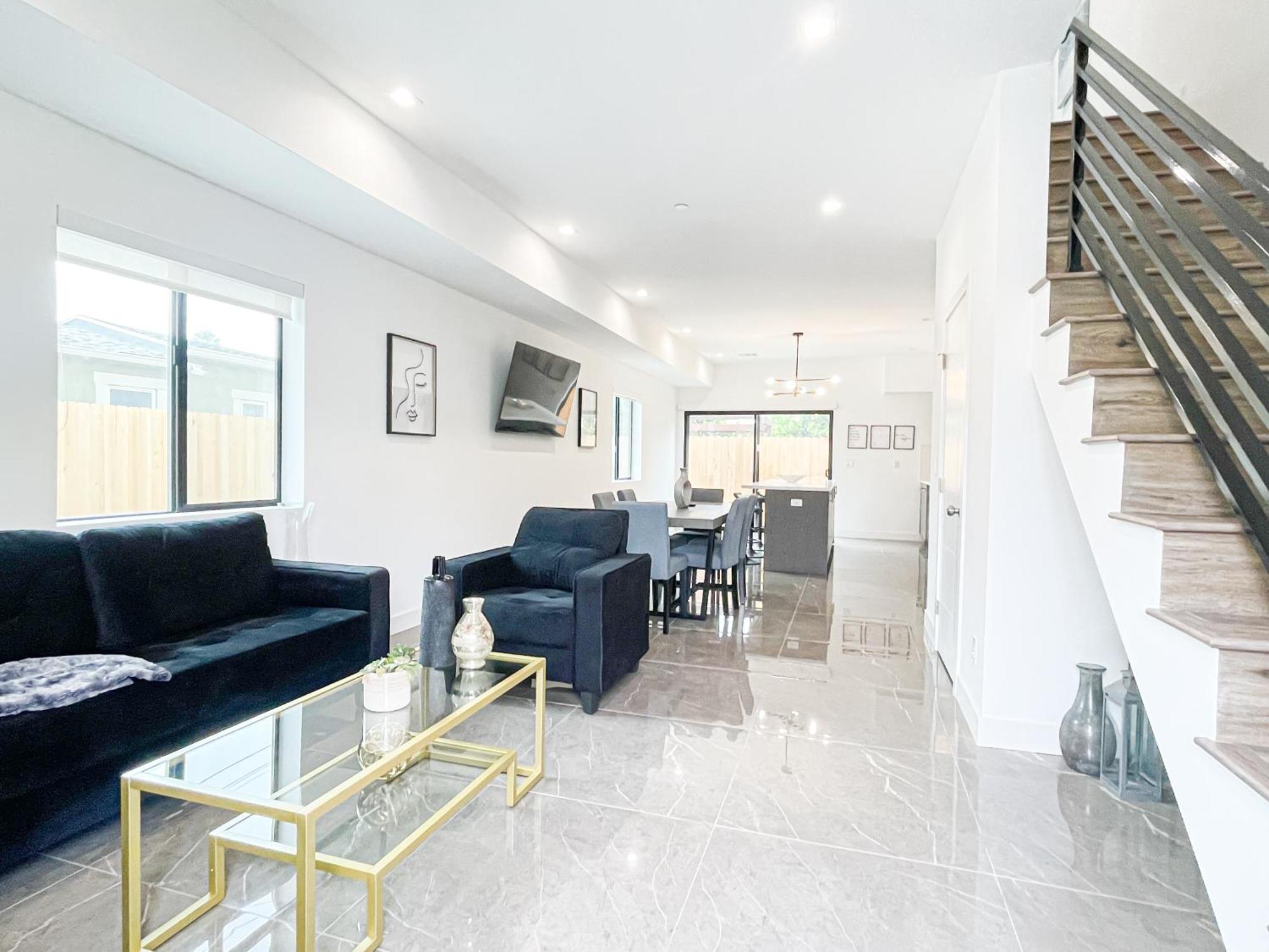 Stylish 4br Townhouse In Mid - Cr2-c2 Сasa de vacaciones