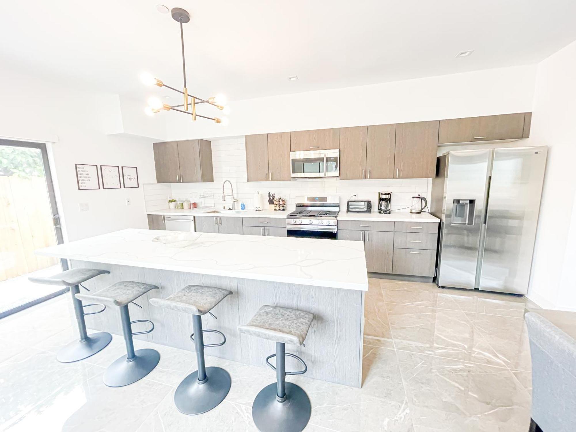 Stylish 4br Townhouse In Mid - Cr2-c2 Los Ángeles