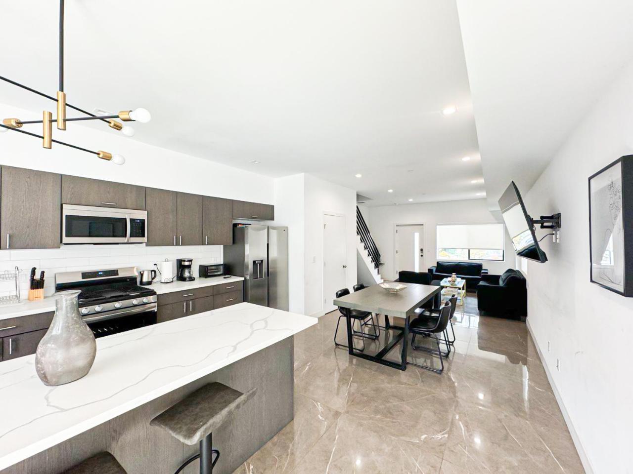 Stylish 4br Townhouse In Mid - Cr2-c2 Los Ángeles